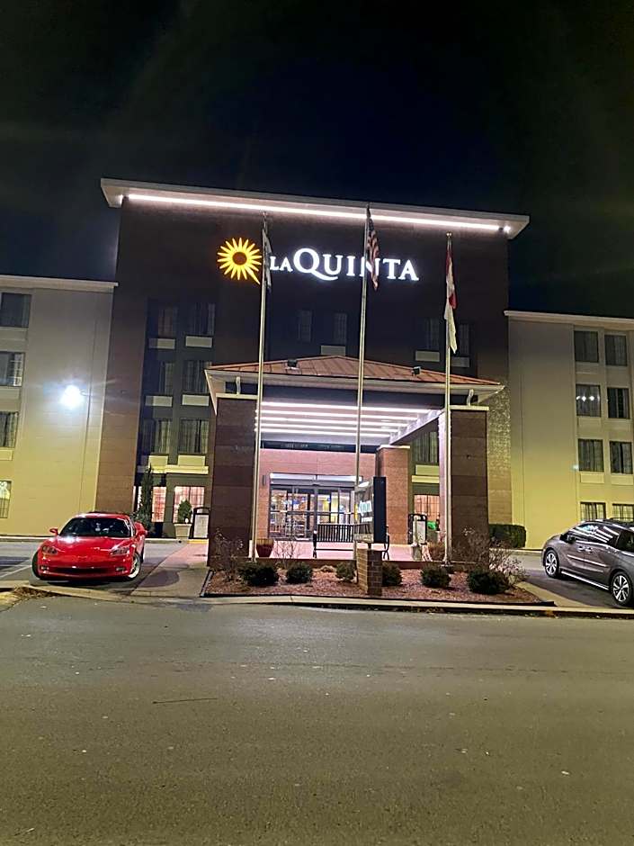 La Quinta Inn & Suites/New River Gorge National Park