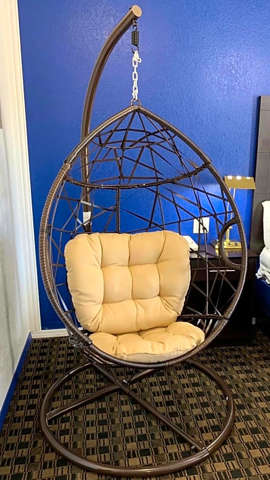 Budget Inn & Suites