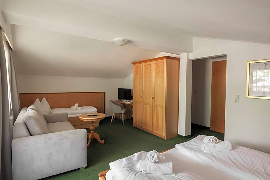 Hotel Martini Kaprun including free parking and Zell am See-Kaprun summer card
