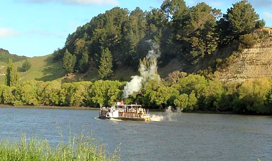 Whanganui River Top 10 Holiday Park