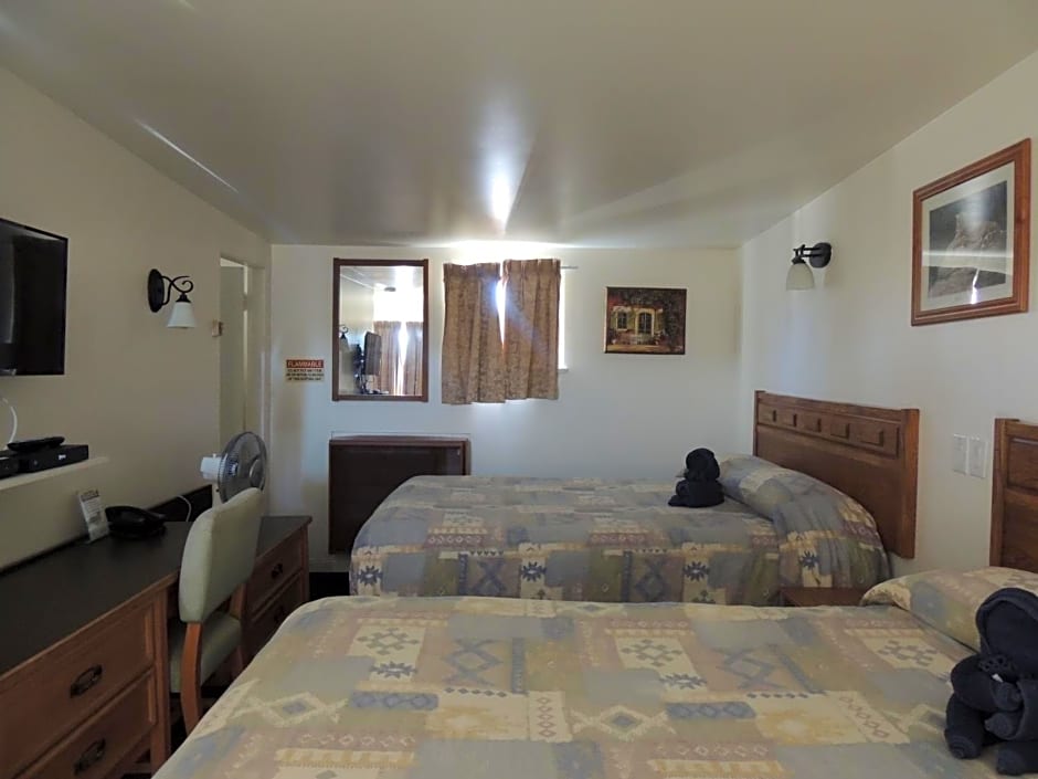 100 Mile Motel & RV Park