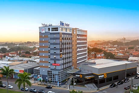 ibis budget Pindamonhangaba