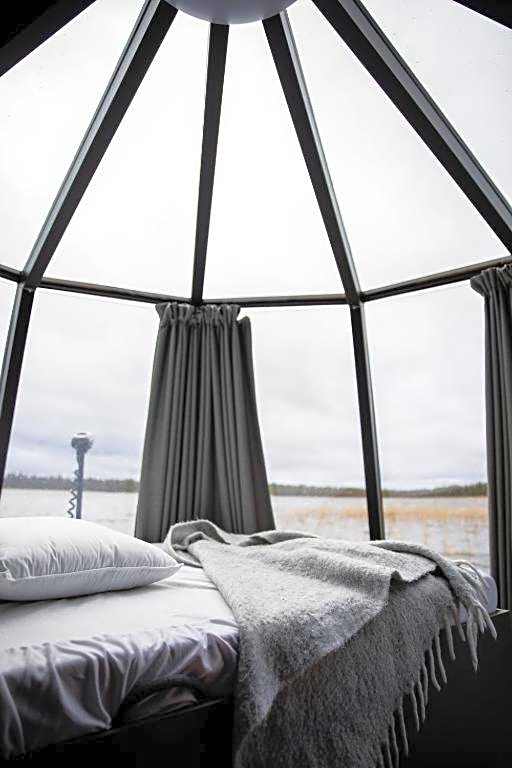 Rafi - The Village of Silence, AuroraHut igloo