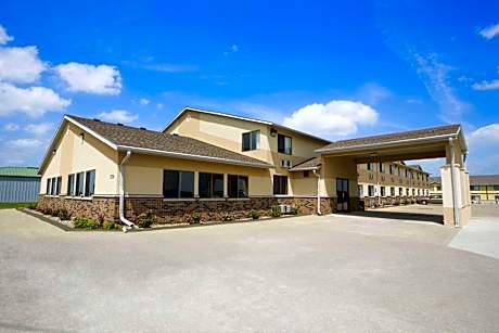 Super 8 by Wyndham Cameron