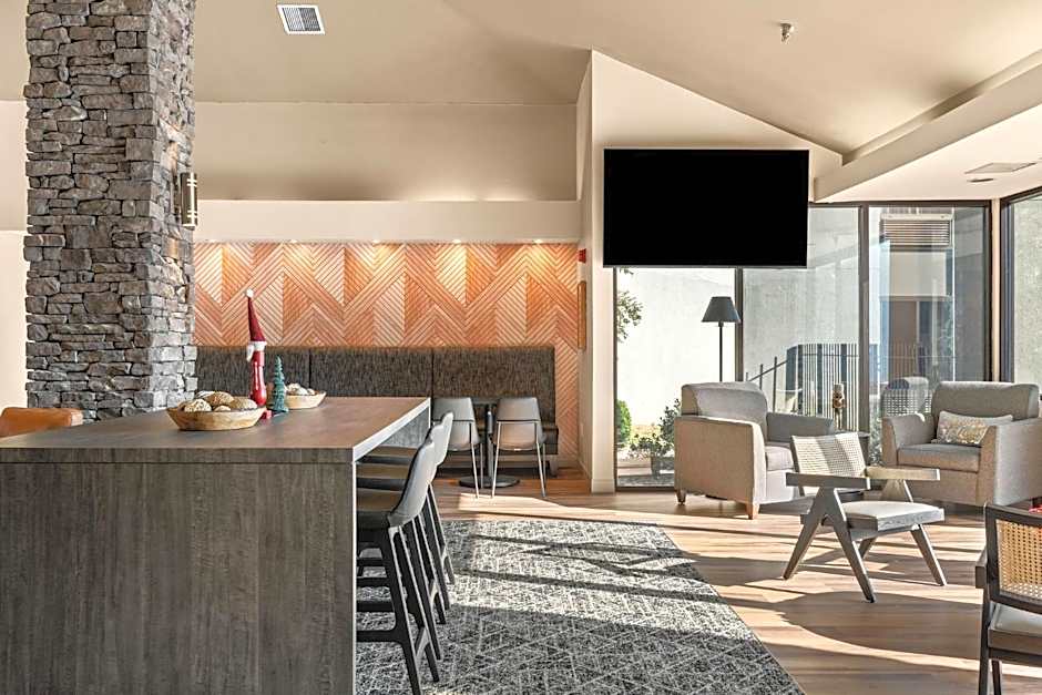 Best Western Courtview Hotel