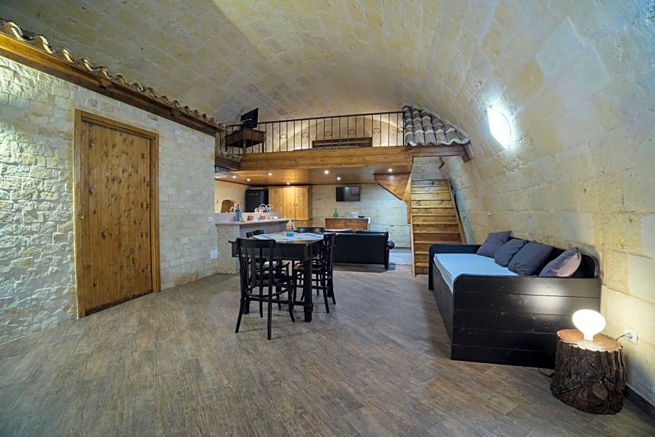 ROBERTO's Guest House