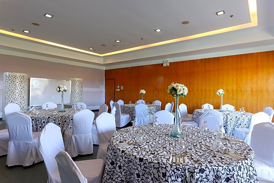 Paseo Premiere Hotel