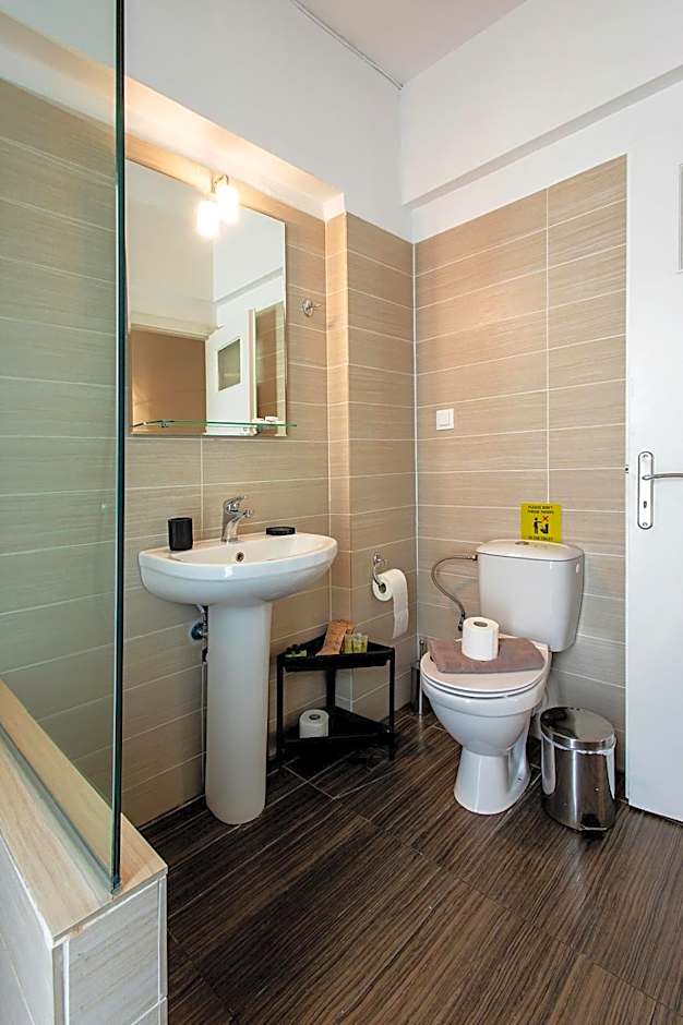 Aris123 by Smart Cozy Suites - Apartments in the heart of Athens - 5 minutes from metro - Available 24hr