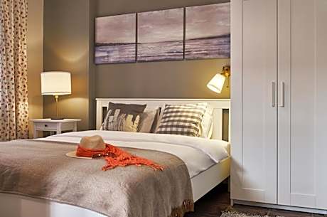 Apartment with Garden View