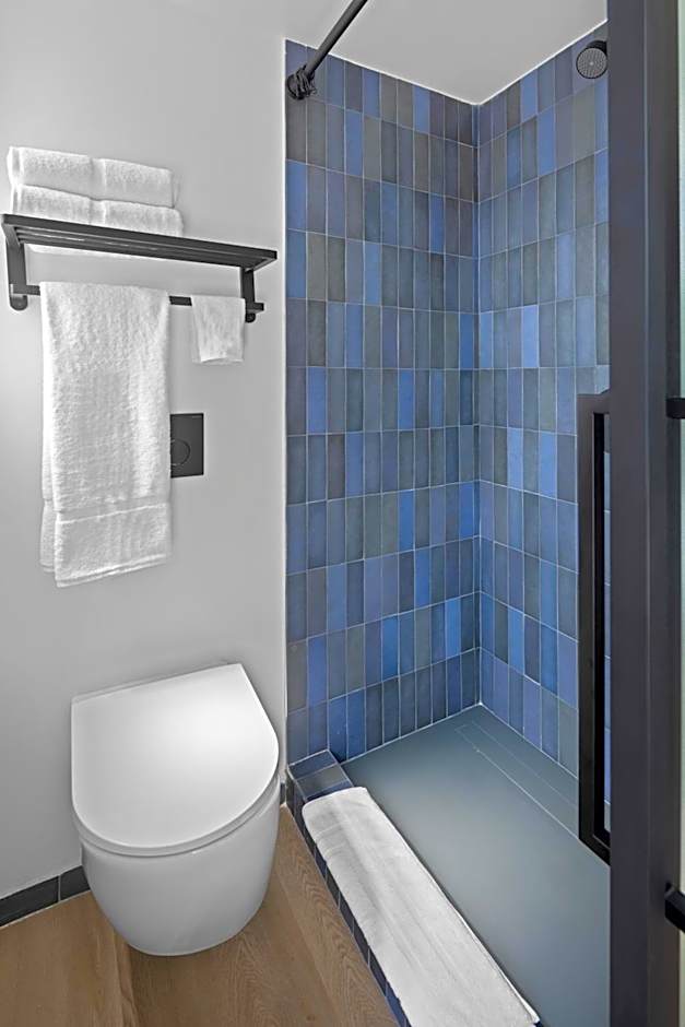 Riverside Tower Hotel