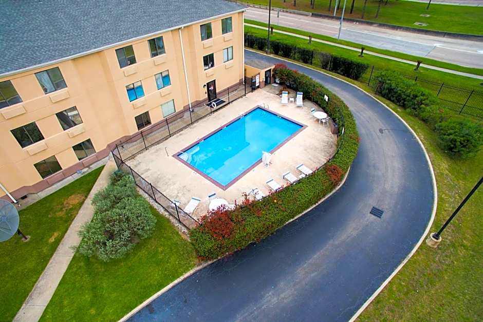 GreenTree Inn - IAH Airpot JFK Blvd
