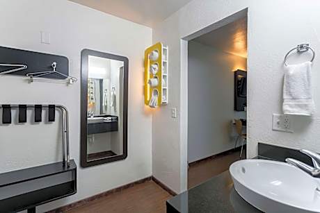 Triple Room - Non-Smoking