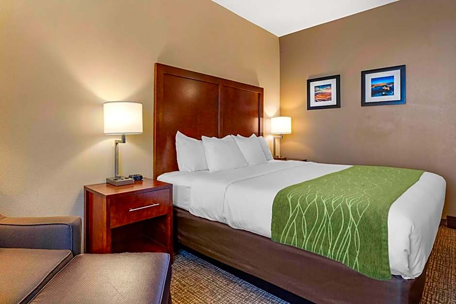 Comfort Inn & Suites Edgewood