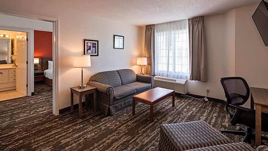 Charlevoix Inn & Suites SureStay Collection by Best Western