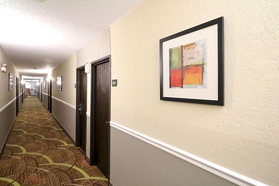 Super 8 by Wyndham Dubuque