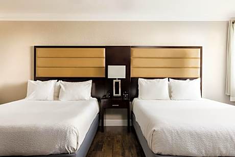 Deluxe Queen Room with Two Queen Beds