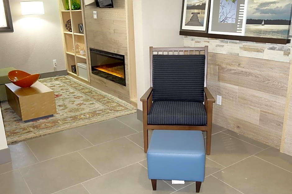 Country Inn & Suites by Radisson, Bakersfield, CA