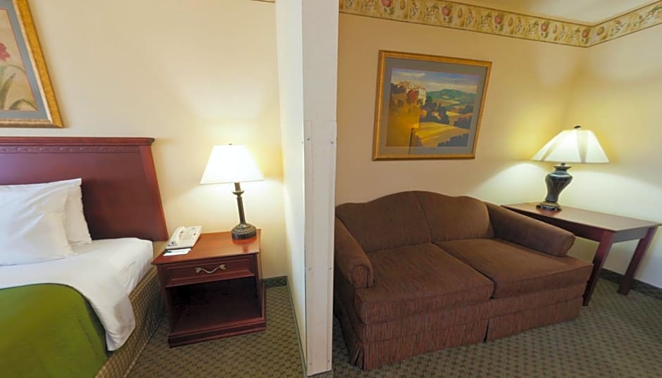 Country Inn & Suites by Radisson, St. Cloud East, MN