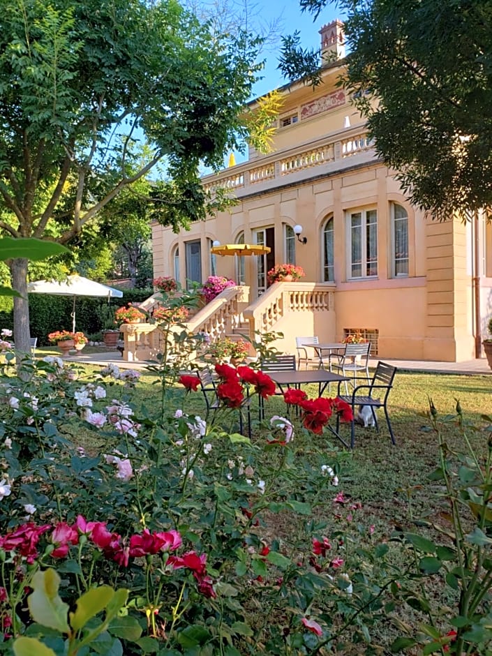 Marta Guest House