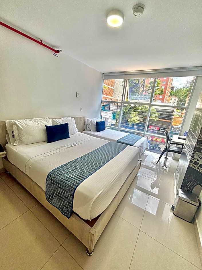 Hotel Laureles Plaza