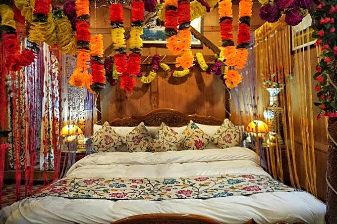 Swan Group of Houseboats, Golden Dal Lake