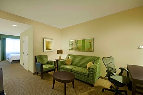 1 King Bed Whirlpool