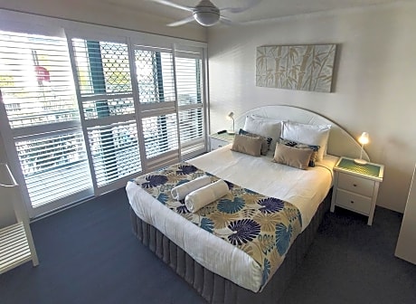 One-Bedroom Apartment with Ocean View