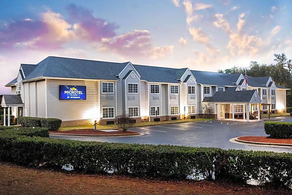 Microtel Inn & Suites by Wyndham Southern Pines / Pinehurst