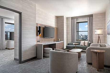 Executive Suite, 1 Bedroom Connecting Suite, 1 King