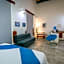 Las Mariposas Hotel & Studios