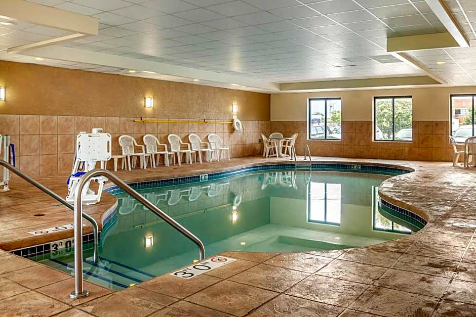 Sleep Inn & Suites Milwaukee Airport