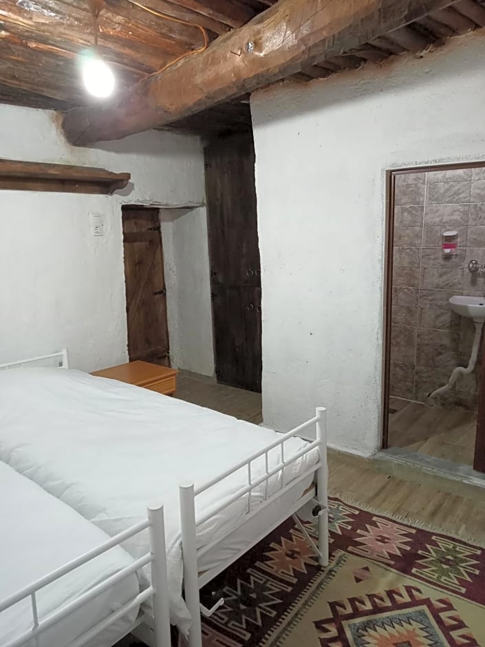 Koca Kapı Konaklama