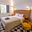Rose Bay Hotel