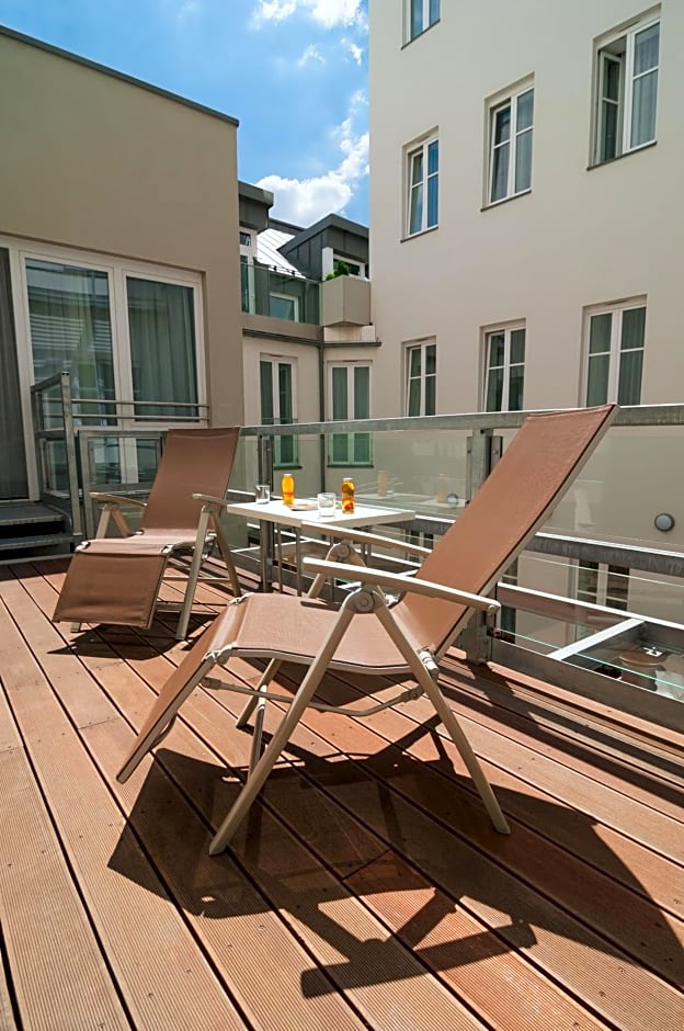 FortyPlusOne Hotel - Newly Renovated!