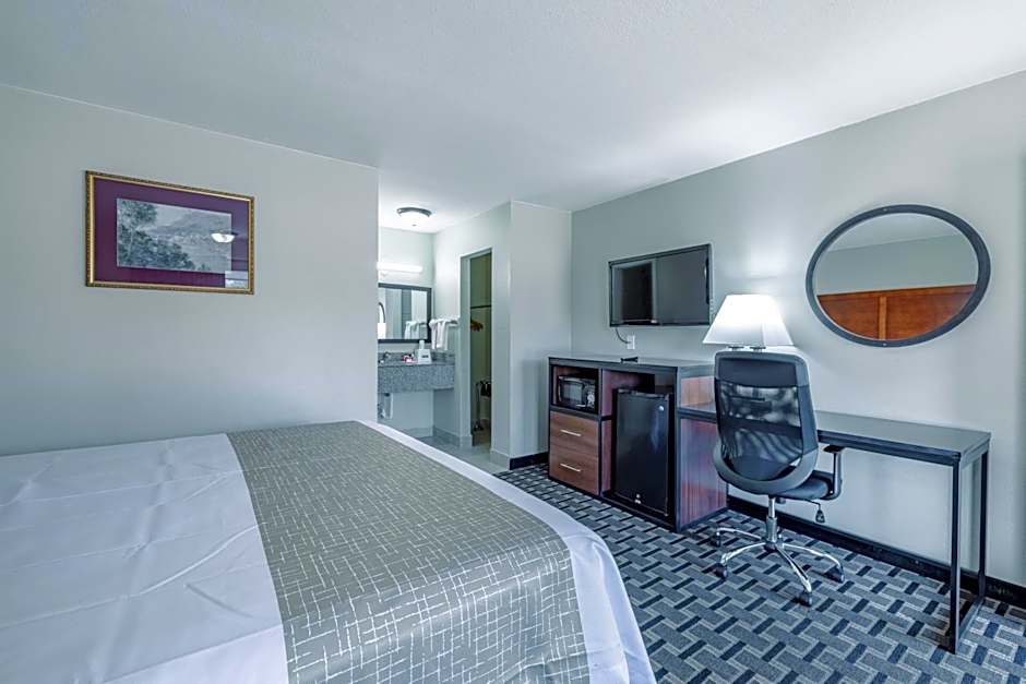 Travelodge by Wyndham Jackson I-40 Exit 82