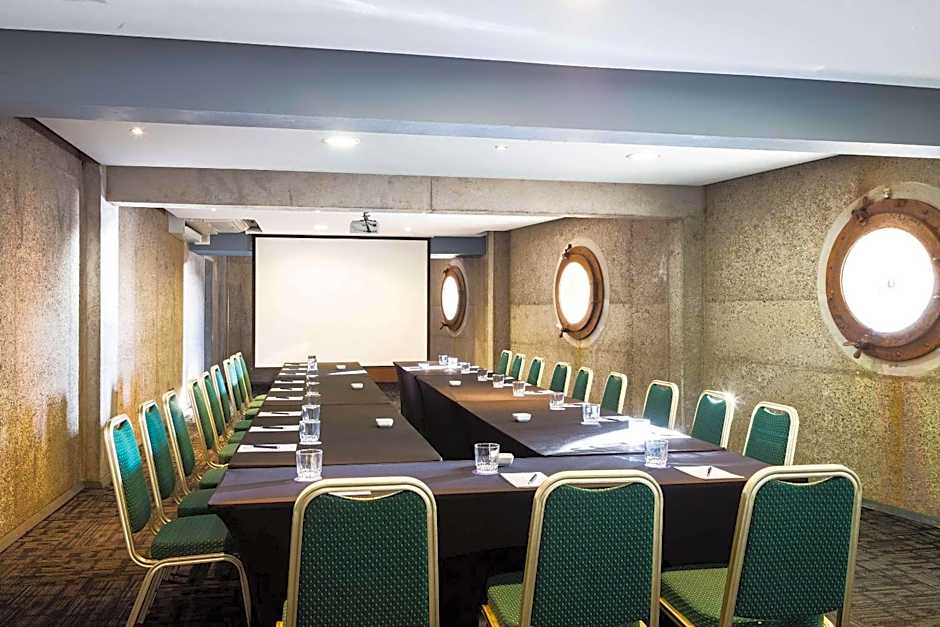 Radisson Blu Acqua Hotel & Spa Concon