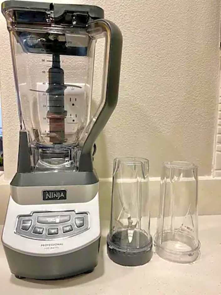 Penthouse One Bedroom Garden View Condo by UCLA