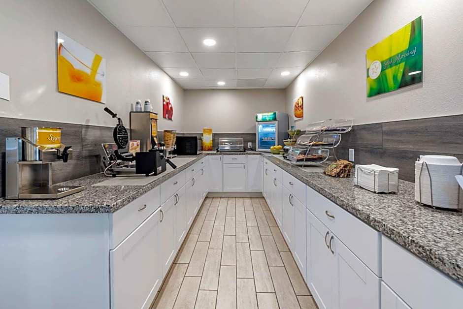 Quality Inn & Suites Evansville Downtown