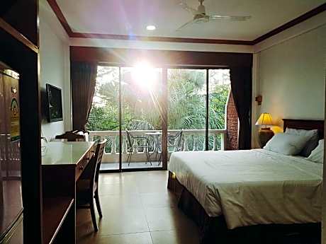 Superior Double Room with Pool View
