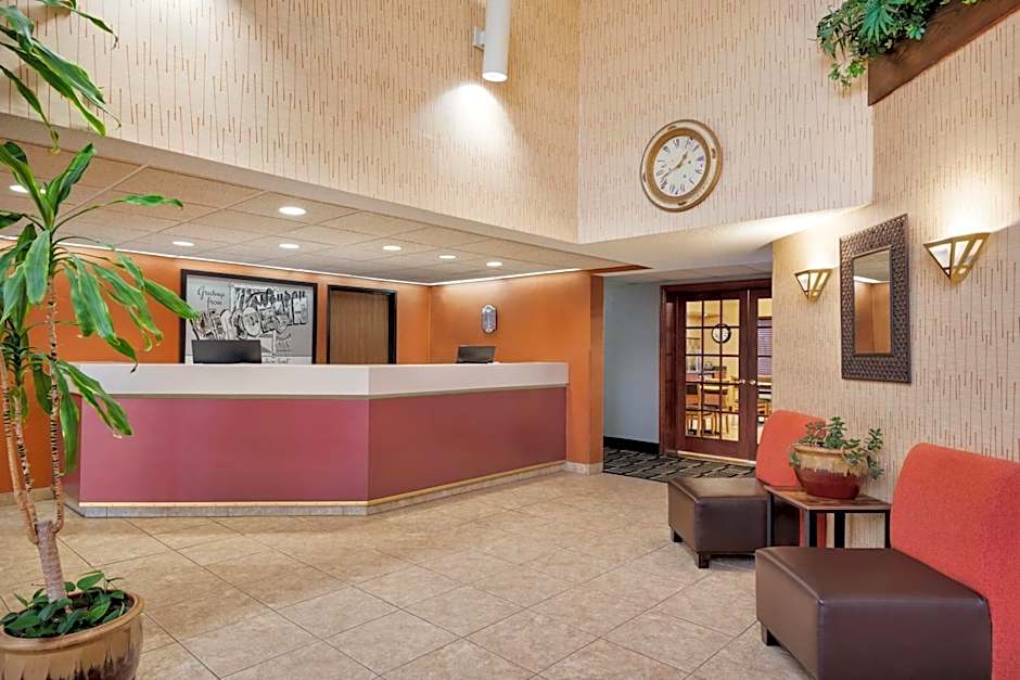 Super 8 by Wyndham Wausau