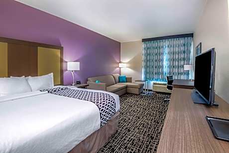 1 King Bed Executive Room Non-Smoking