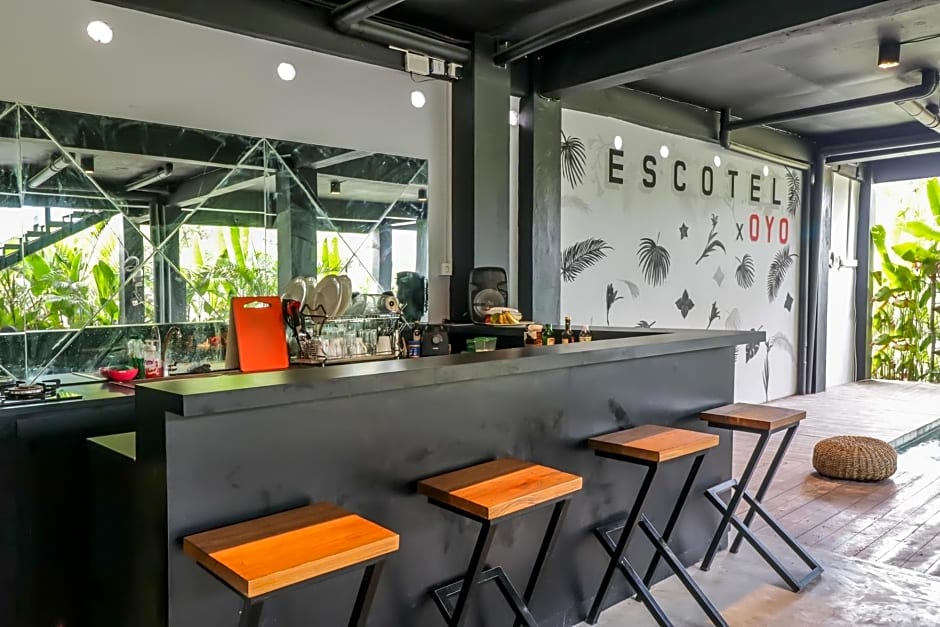 OYO 2136 Escotel Krisnantara