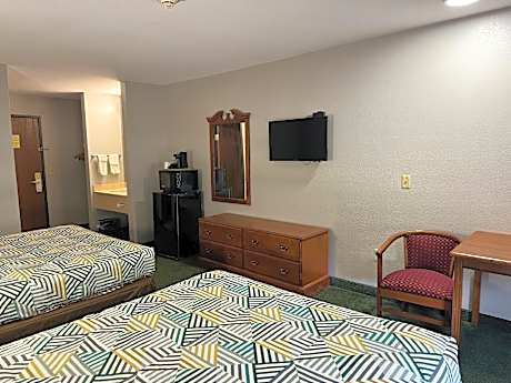 Deluxe Queen Room - Non-Smoking