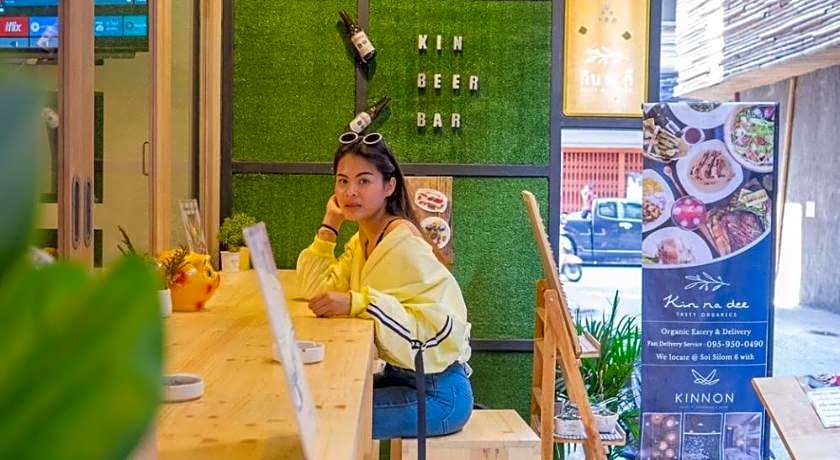 Kinnon Deluxe Hostel Coworking Cafe