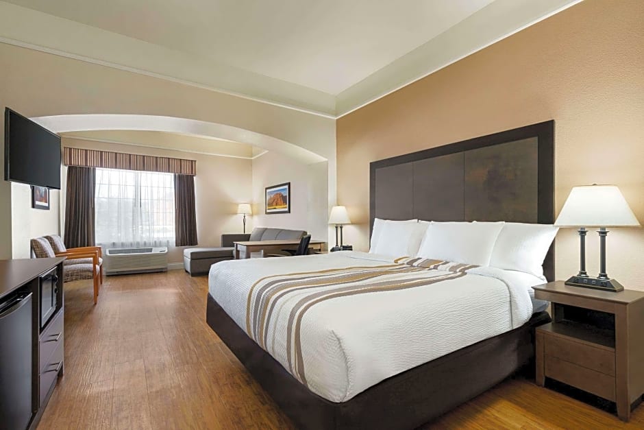 Photo 1 of 1 of Deluxe 1 King Bed Suite, Mobility Accessible