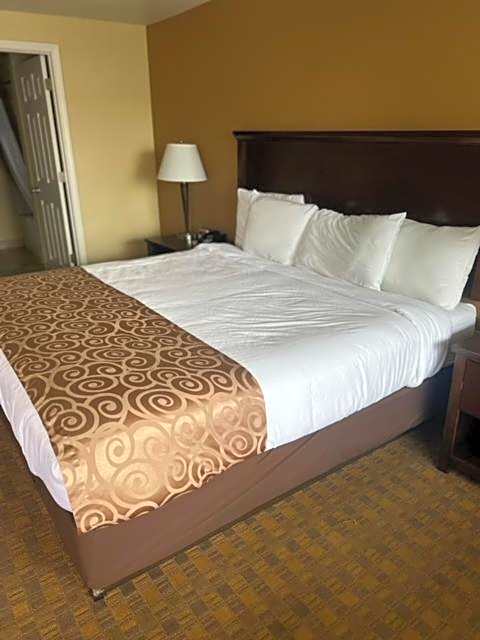 GuestHouse Inn & Suites Montesano