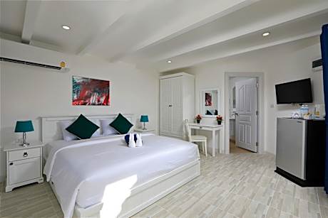 Deluxe Double Room with Balcony