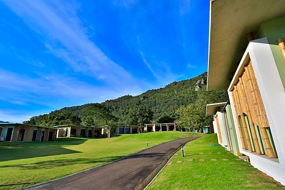 Curve360 Hotel Khao Yai