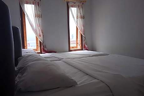 Yeski Homestay at Desa Wisata Bromo Mitra RedDoorz