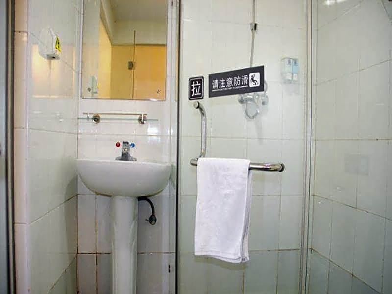 7 Days Inn Huayin Huashan Mountain Scenic Spot